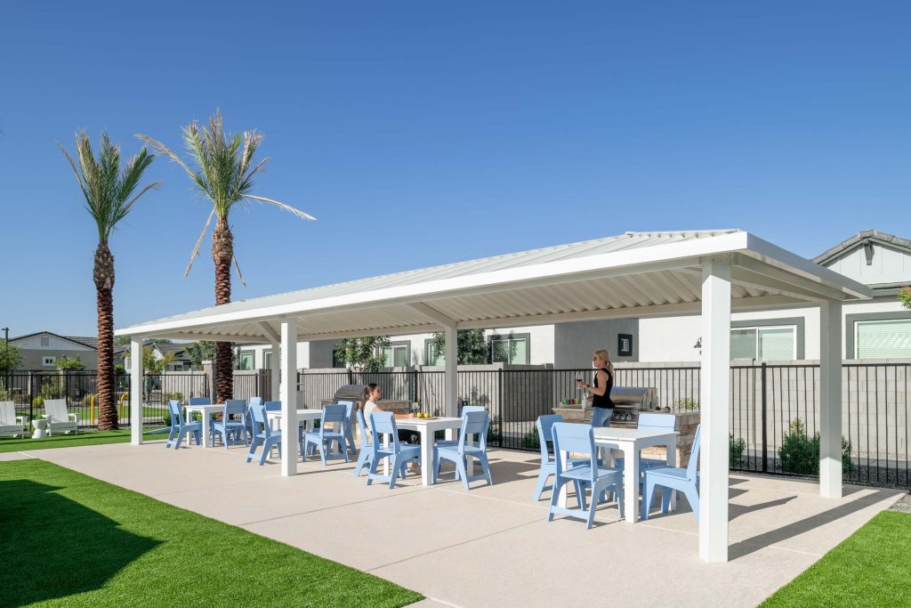 20240826 cj gershon photography bungalows on bowlin 0061